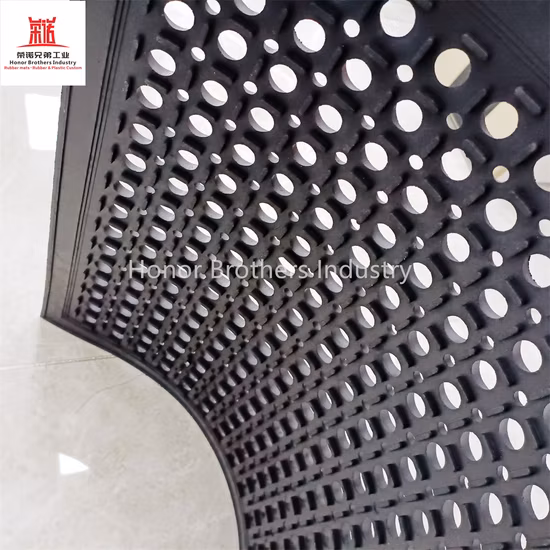 Безопасный противоскользящий резиновый напольный коврик для водоотвода входных помещений с полостью.